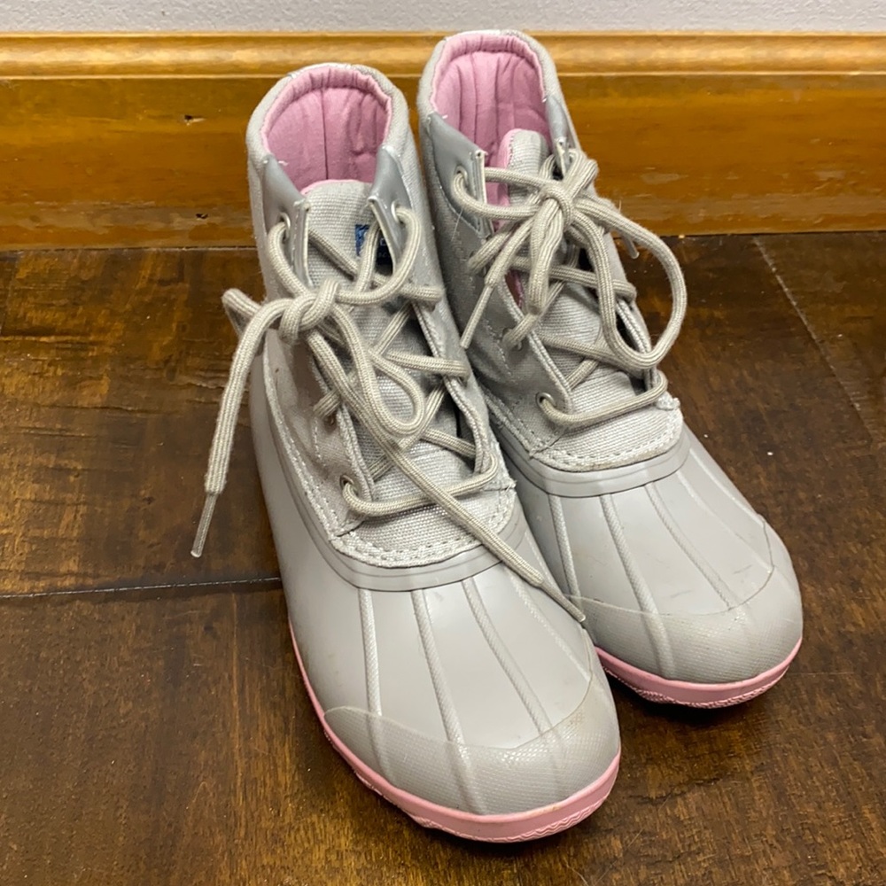 Youth Girls Size 2 Sperrys